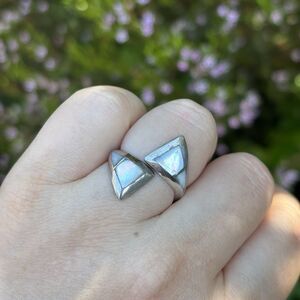 Vintage 925 Sterling Silver Mother Pearl modernist triangular Ring Size 9